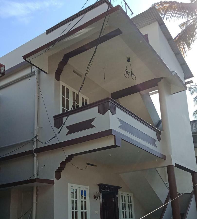 Frangipani Holiday Home Fort Kochi Luaran gambar